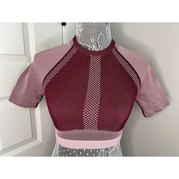 Fabletics Seamless Athletic Crop Top Size Small Womens Pink and Maroon - Picture 2 of 6